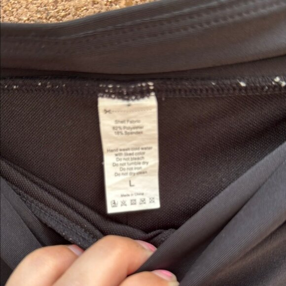 🍒Black Athletic Swim Material Shorts Size Large - Picture 2 of 4